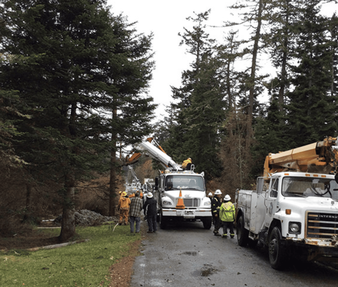 Oplaco fixing downed power lines